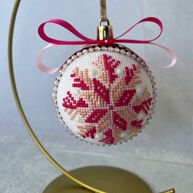 Pink and magenta Christmas tree balls with cross-stitch embroidery | Gift-Emporium