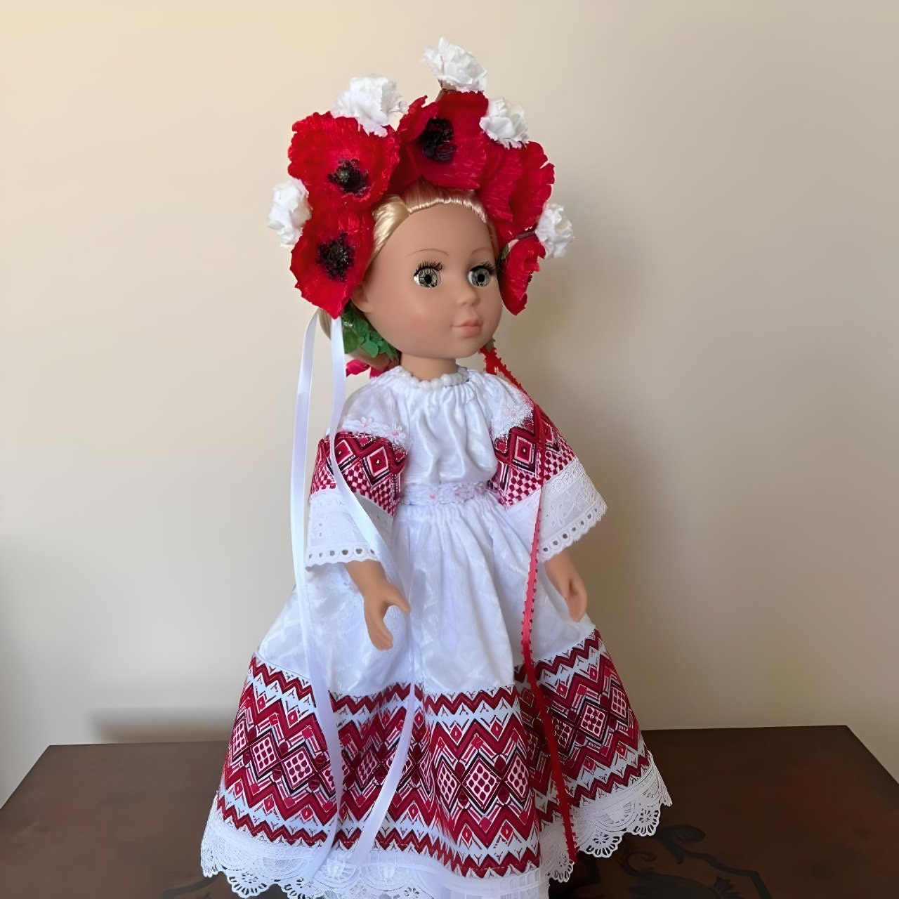 Red & white folk doll with traditional Ukrainian embroidery | Gift-Emporium
