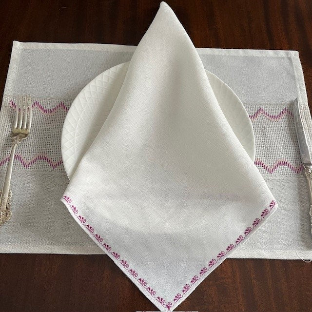 High-quality white linen napkins with vibrant magenta accents | Gift-Emporium