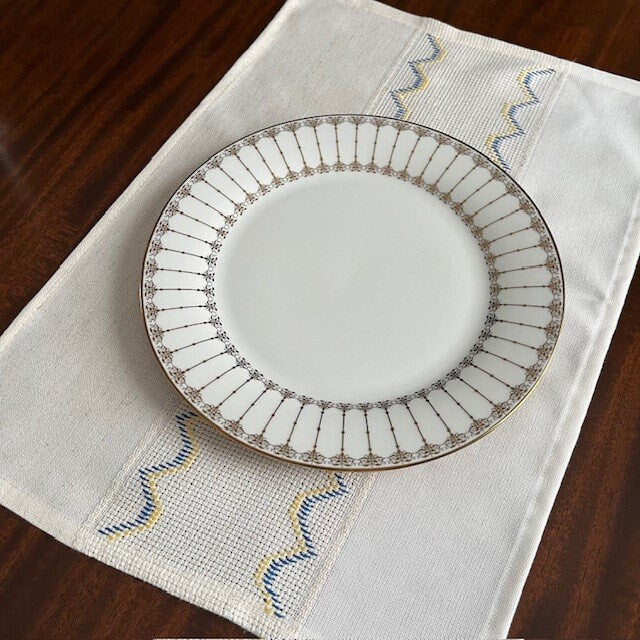 Set of 6 embroidered cloth placemats in linen fabric, blue and yellow, rustic kitchen decor | Gift-Emporium