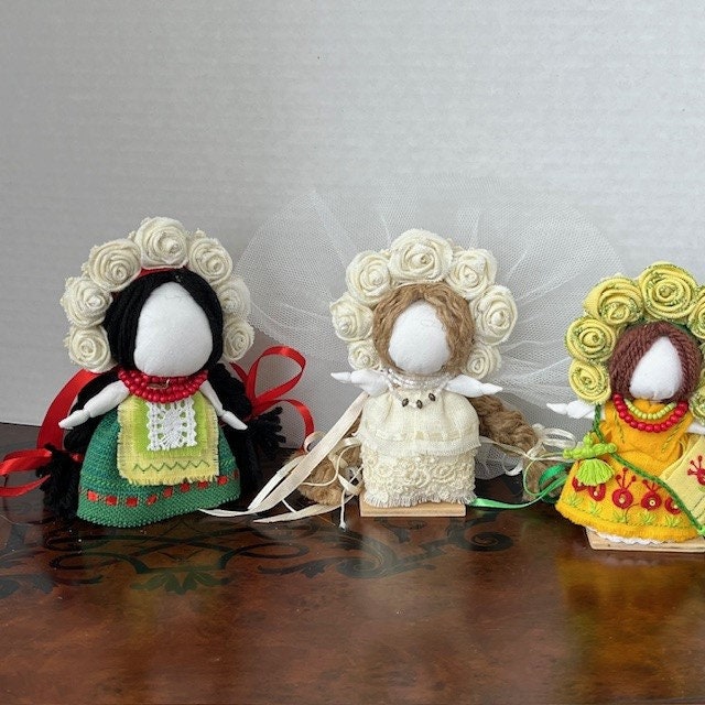 Unique 3D doll artwork for kids’ room wall decoration