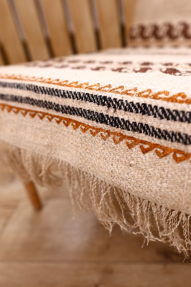 Artisanal 'Wave' textile rug, hand-decorated from Ukraine – unique holiday decoration | Gift-Emporium