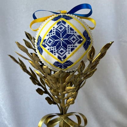 Handmade holiday ornament for Christmas tree, perfect for gift-giving | Gift-Emporium