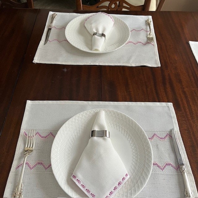 Stylish white napkins with magenta embroidery set of six | Gift-Emporium
