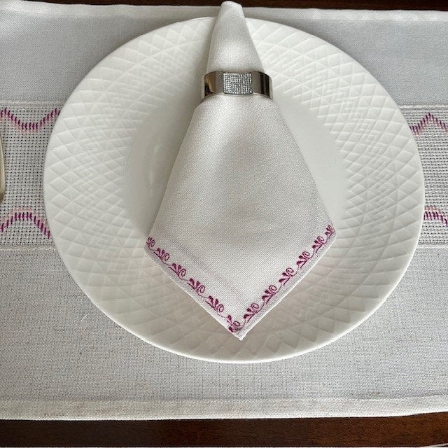 Handmade magenta placemat and napkin set of 6 with elegant hand embroidery | Gift-Emporium