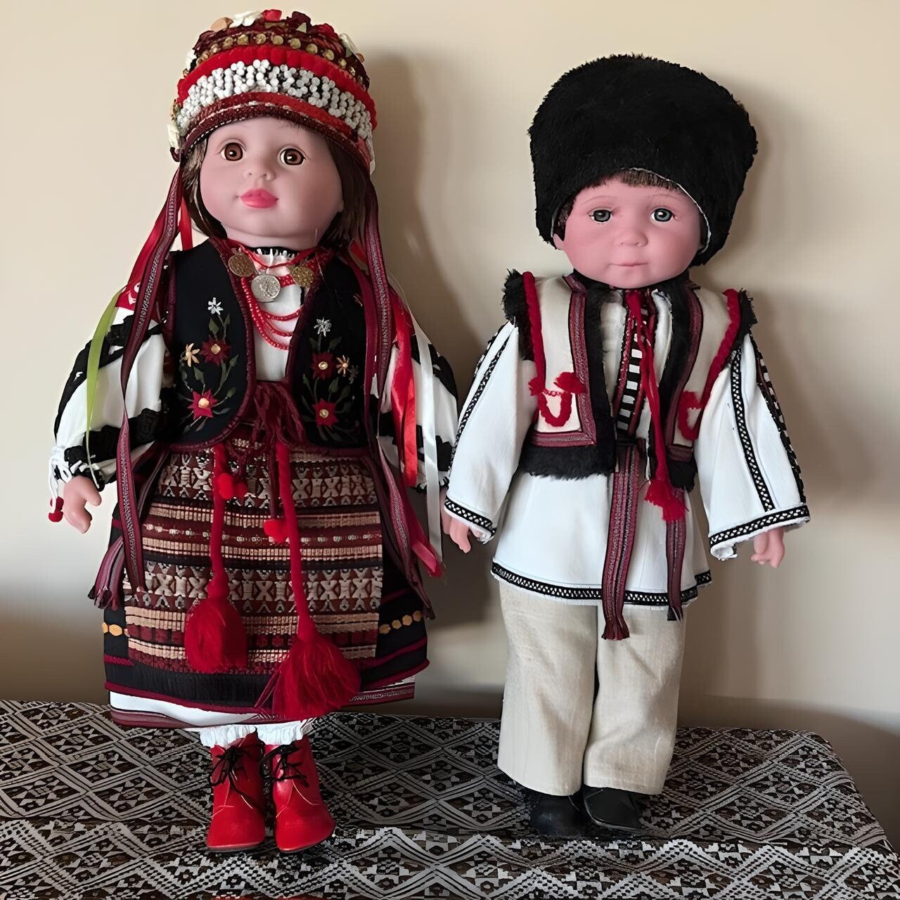 Ukrainian Couple Dolls in Traditional Carpathian Outfit | Gift-Emporium