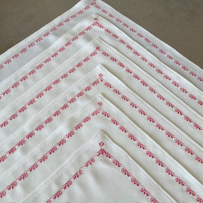 Rose embroidered napkin set for six, ideal gift for Mother's Day or new home | Gift-Emporium