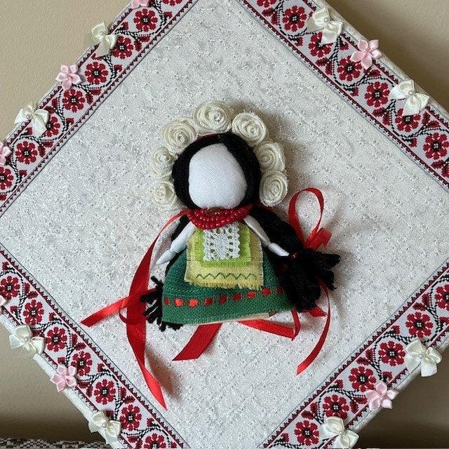 Miniature Motanka Doll, Ukrainian Amulet for Family Protection | Gift-Emporium