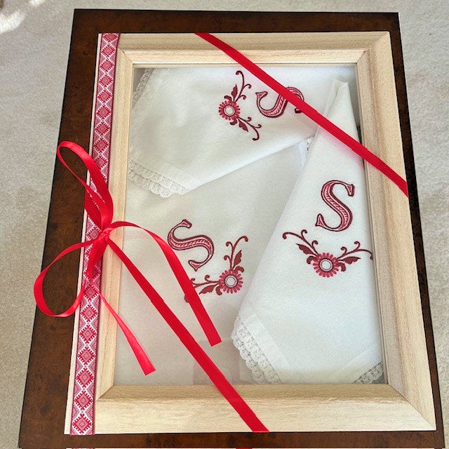 White 100% Cotton Napkins with Initial Embroidery | Gift-Emporium