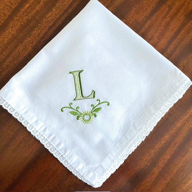 Personalized Dinner Napkins with Monogrammed Letter | Gift-Emporium