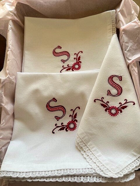 Custom Lettered White Napkins for Special Occasions | Gift-Emporium