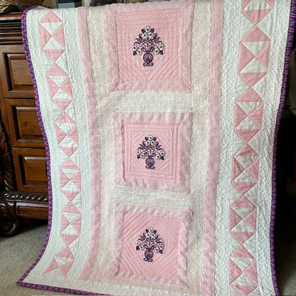 Deluxe quilted pink baby blanket with floral embroidery | Gift-Emporium