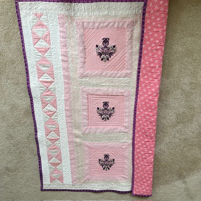 Soft pink baby blanket with quilted embroidery - ideal for newborns | Gift-Emporium