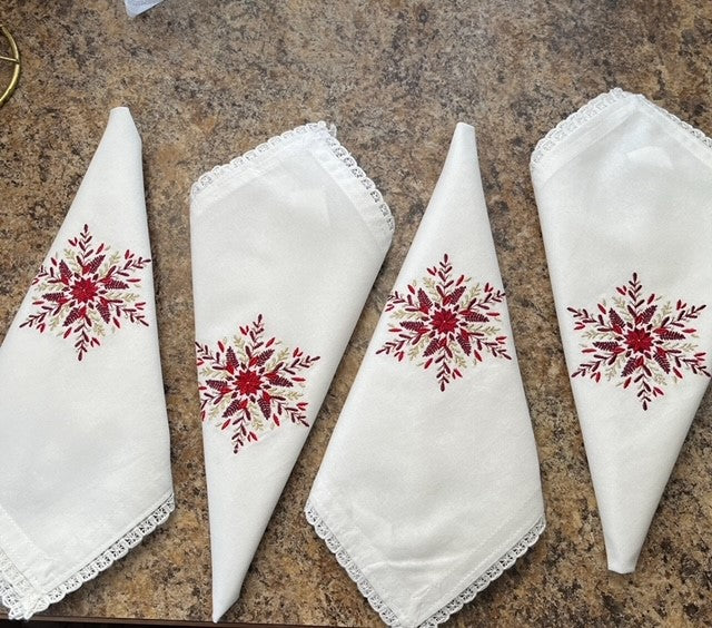 Set of 4 hand-embroidered red and gold Christmas napkins | Gift-Emporium