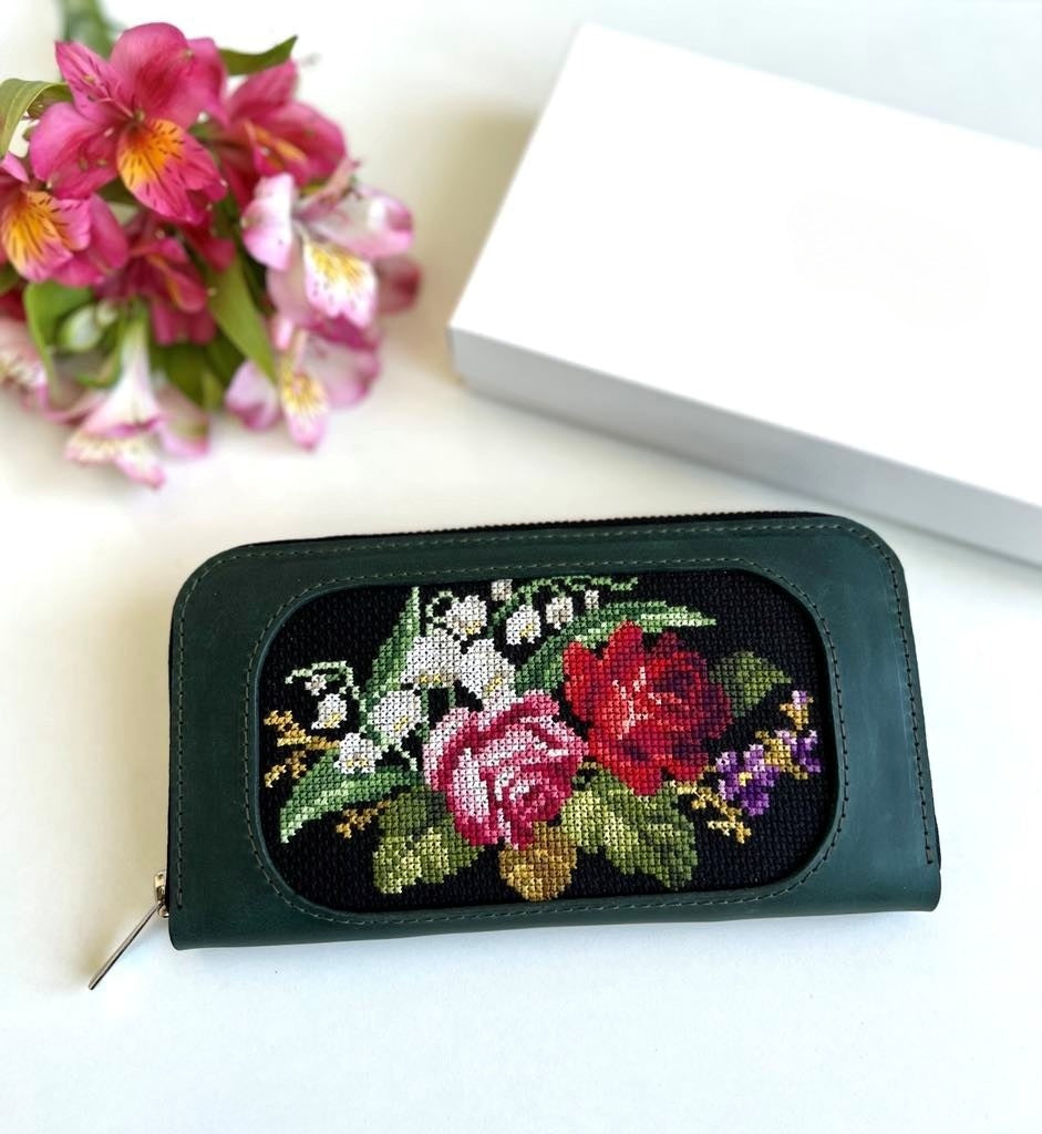 Green Leather Wallet with Floral Embroidery | Gift-Emporium